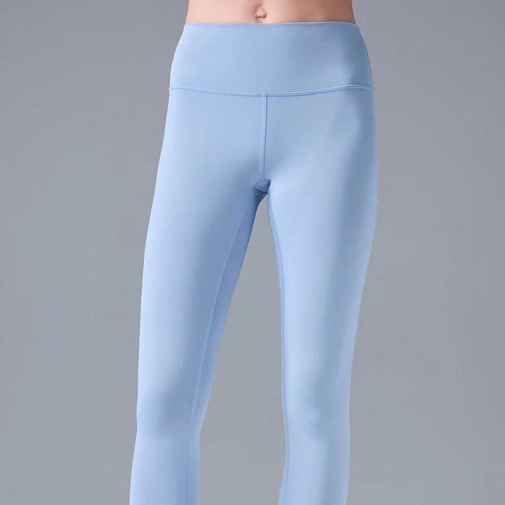 Alo High-Waisted Airbrush Leggings in Powder Blue